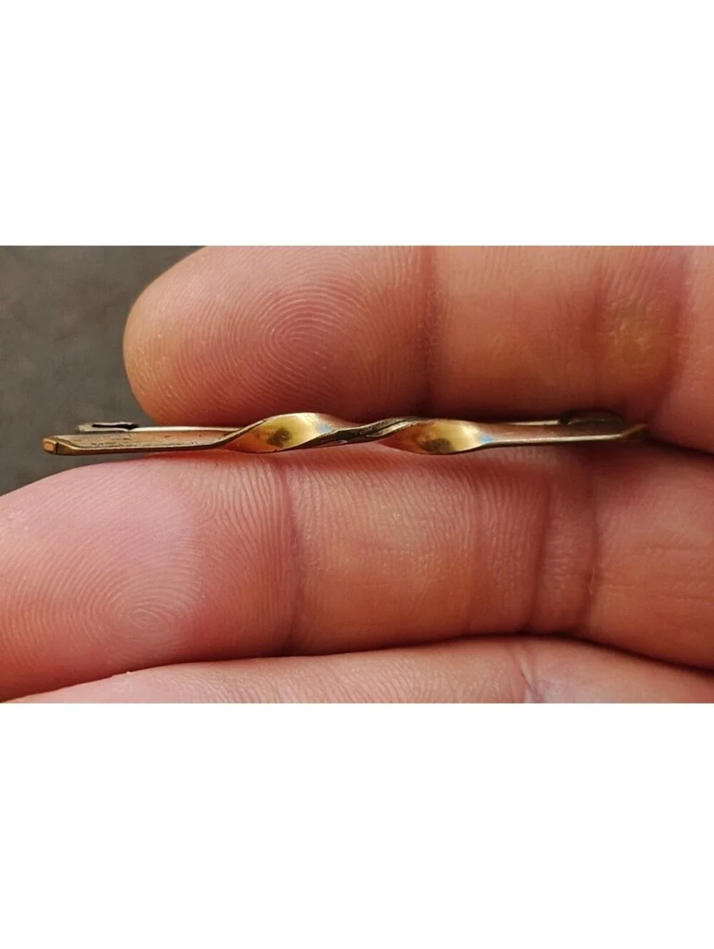 1900s Gold Tone Twist Bar Pin/Brooch